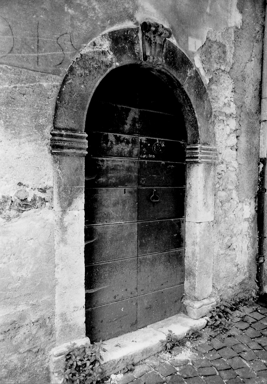 portale, opera isolata - ambito abruzzese (sec. XIX)