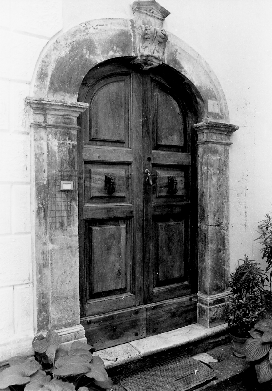 portale, opera isolata - ambito abruzzese (sec. XIX)