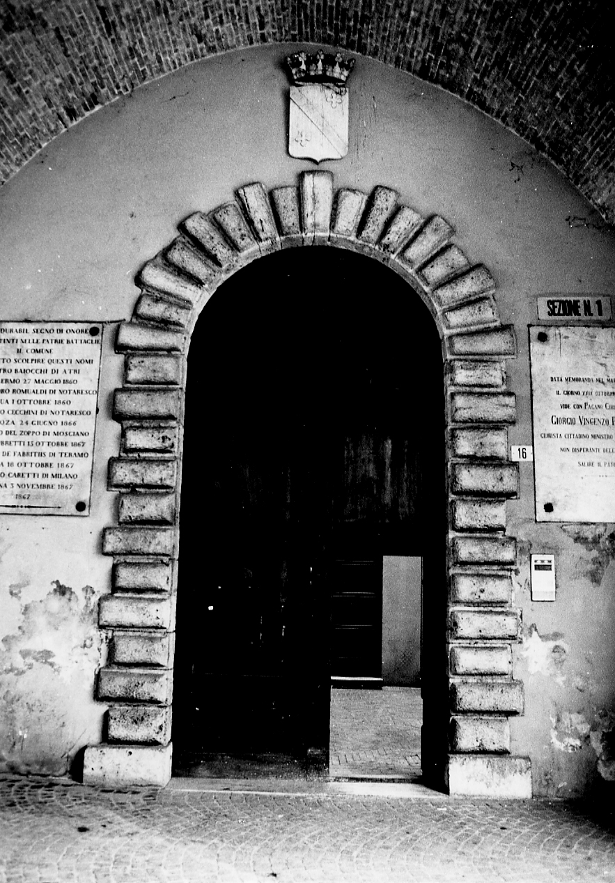 portale - ambito abruzzese (seconda metà sec. XIX)