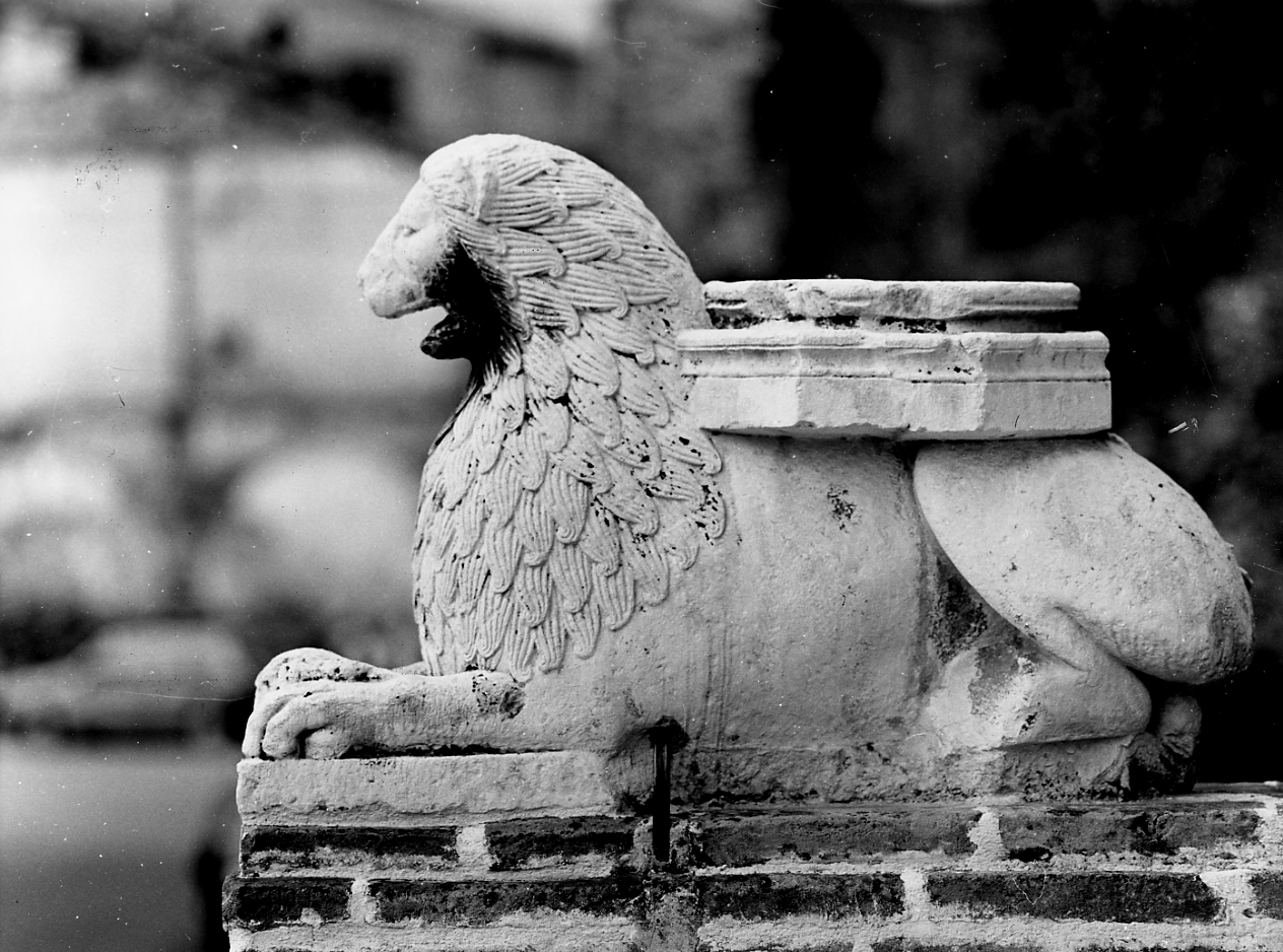 LEONE STILOFORO (scultura, serie) - ambito abruzzese (prima metà sec. XIII)