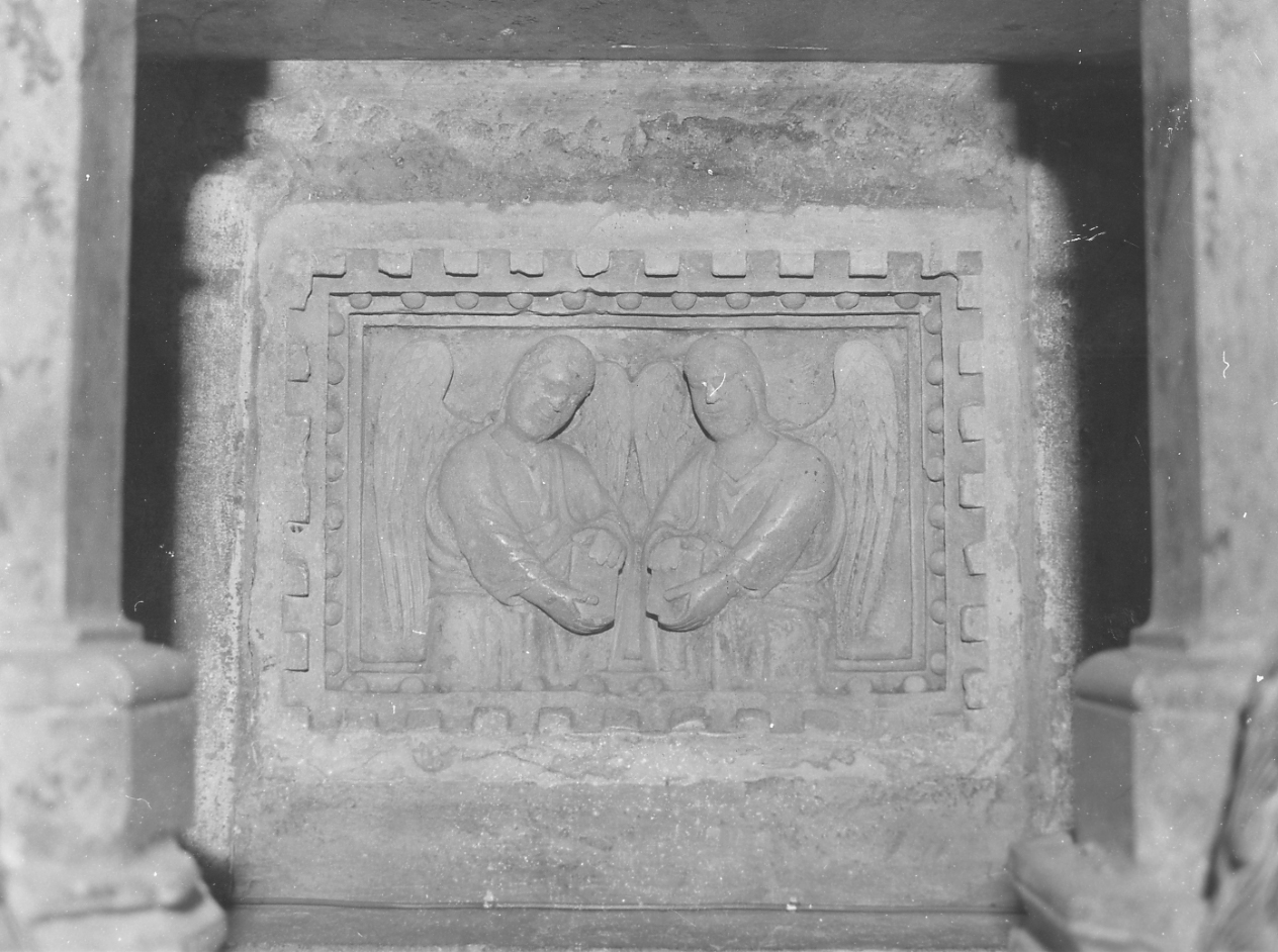 BUSTI DI VESCOVI E ANGELI (rilievo, serie) - ambito lombardo-veneto (sec. XIII)