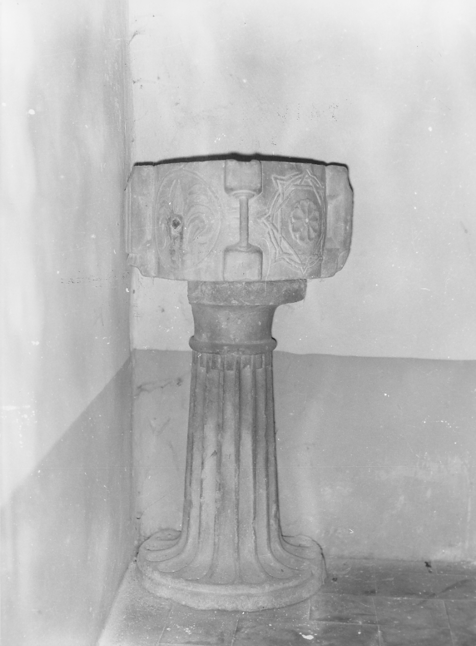 fonte battesimale, opera isolata - ambito abruzzese (fine/inizio secc. XIV/ XV)