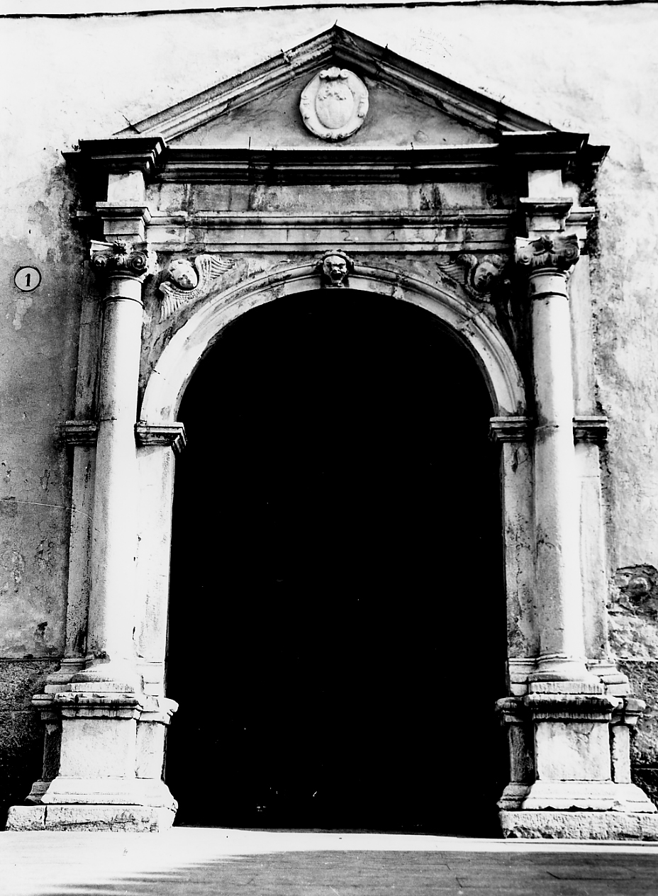 portale - ambito Italia centrale (sec. XVIII)