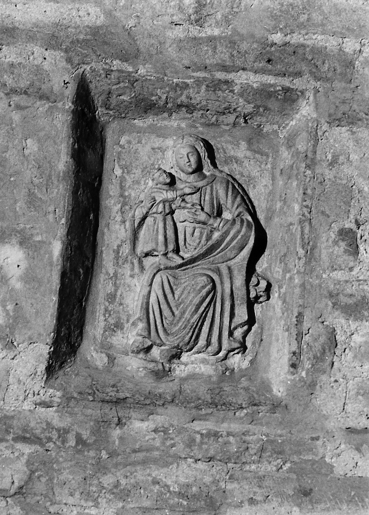 MADONNA DEL CROGNALE, MADONNA CON BAMBINO IN TRONO (rilievo) - ambito abruzzese (seconda metà sec. XVI)