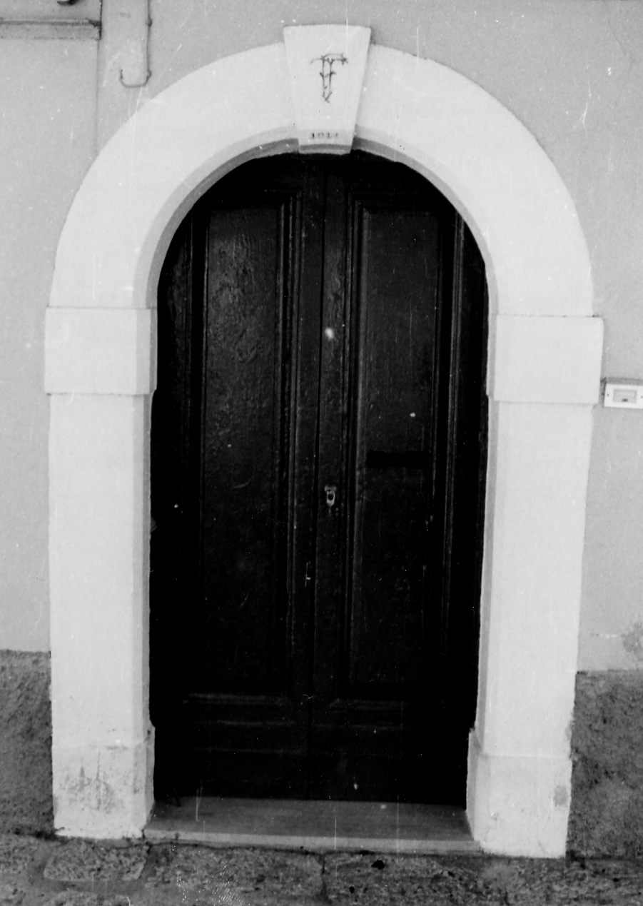 portale, elemento d'insieme - ambito abruzzese (sec. XX)