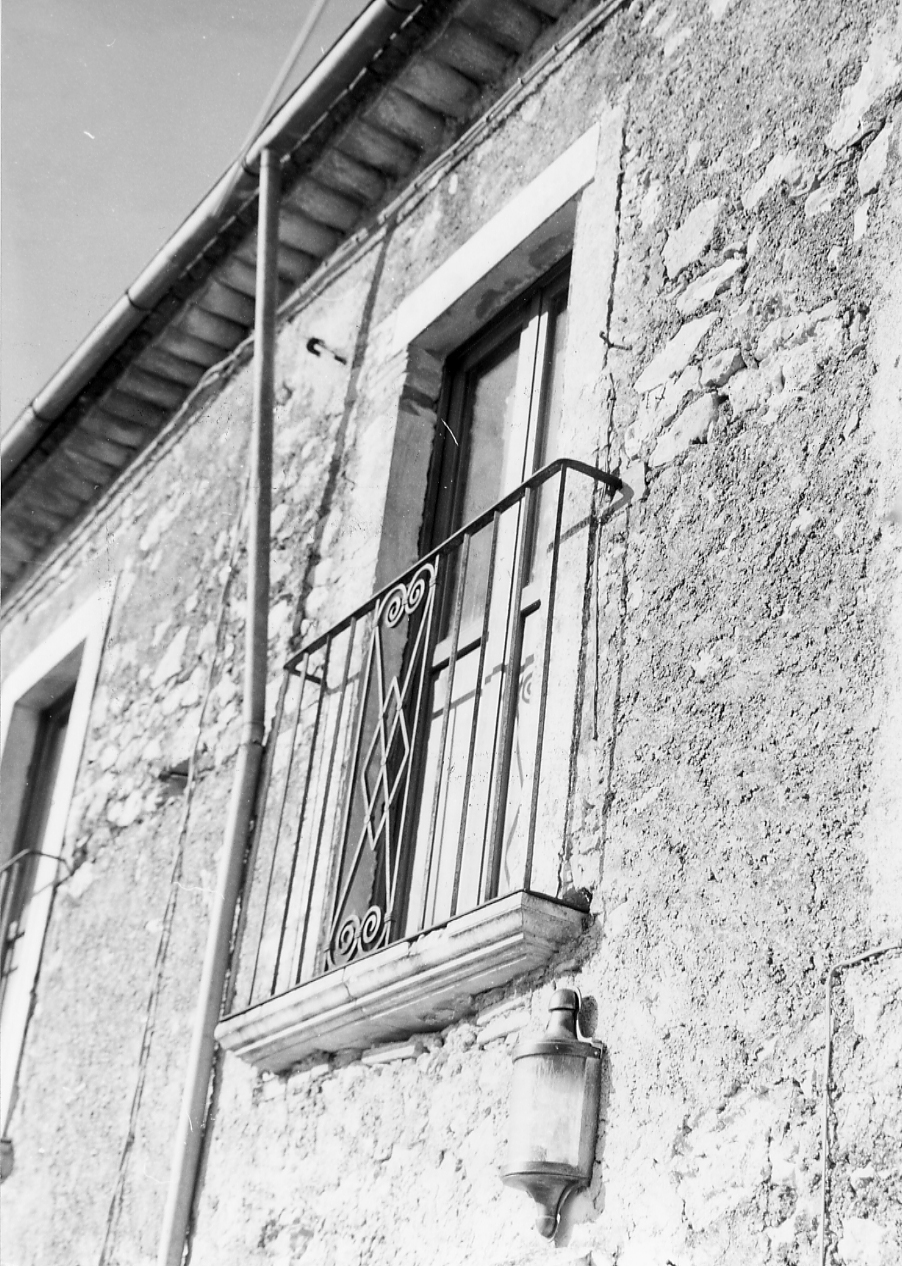 porta finestra, opera isolata - bottega Italia centrale (sec. XIX)