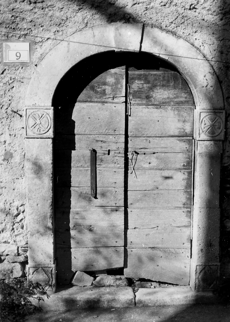 portale, opera isolata - bottega Italia centrale (fine sec. XIX)