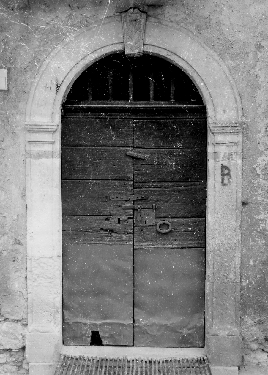 portale, opera isolata - bottega Italia centrale (sec. XIX)