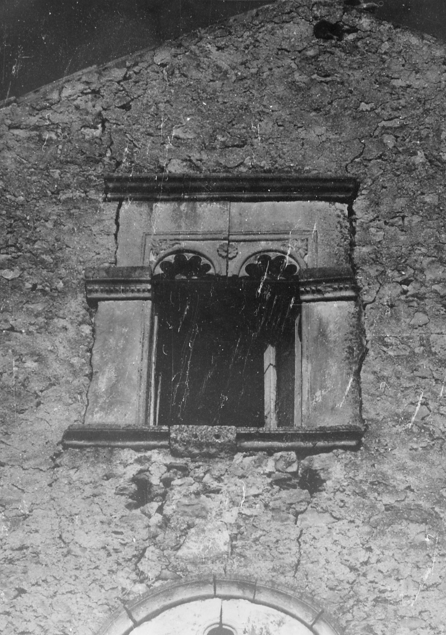 bifora, opera isolata - bottega Italia centrale (fine sec. XV)