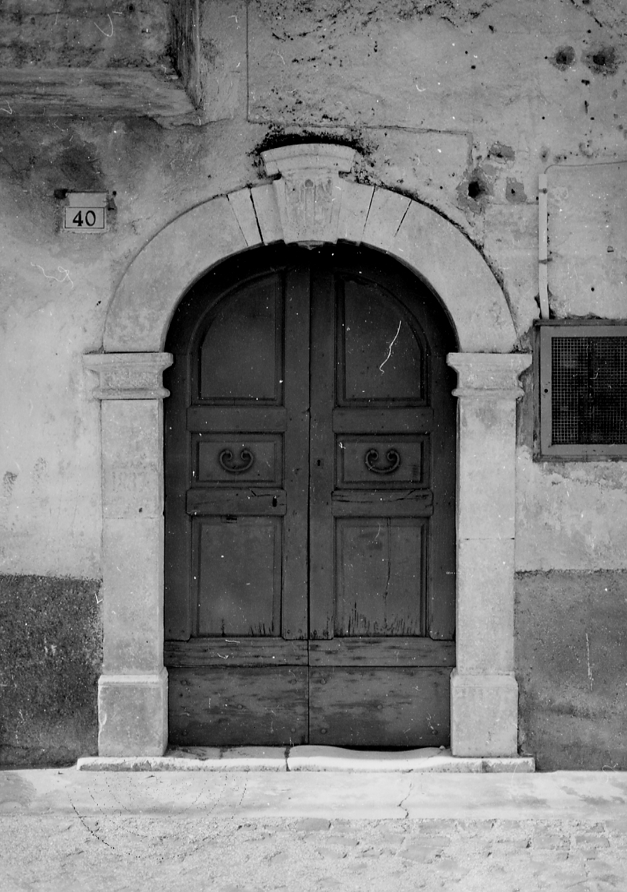 portale, opera isolata - bottega Italia centrale (sec. XIX)