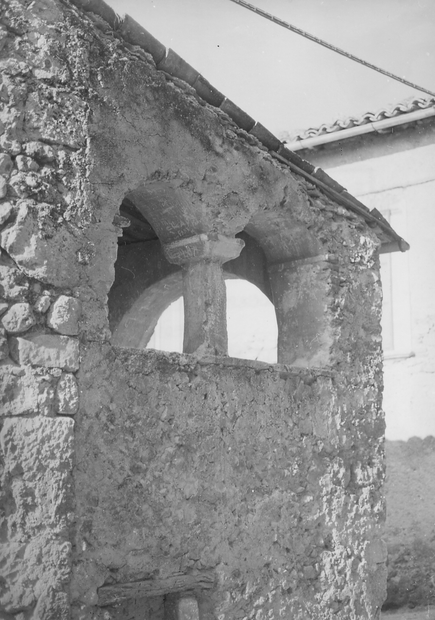 bifora, opera isolata - bottega Italia centrale (fine sec. XV)