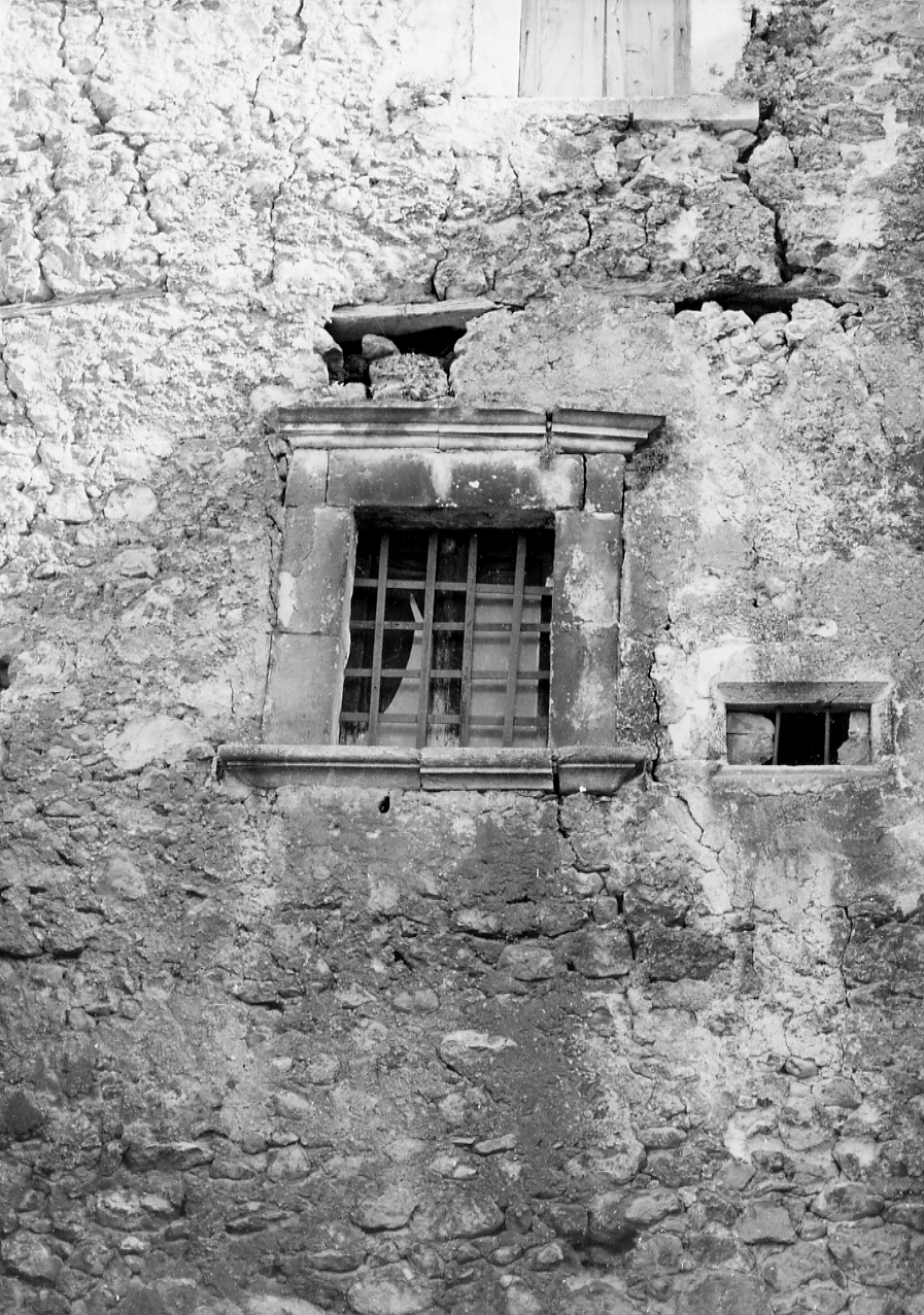 mostra di finestra, opera isolata - bottega Italia centrale (fine sec. XVII)