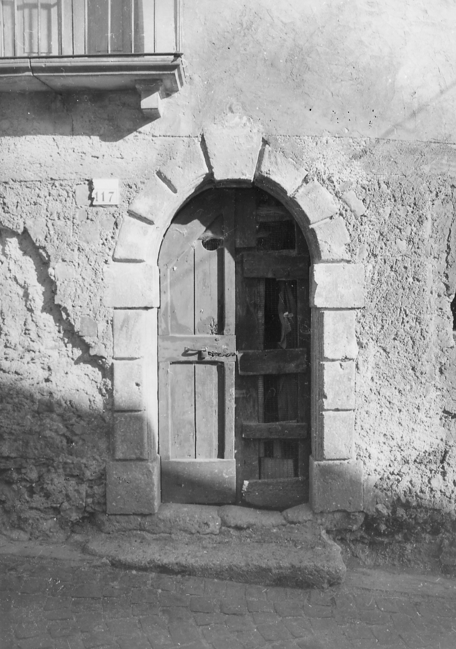 portale, opera isolata - bottega Italia centrale (fine sec. XVIII)