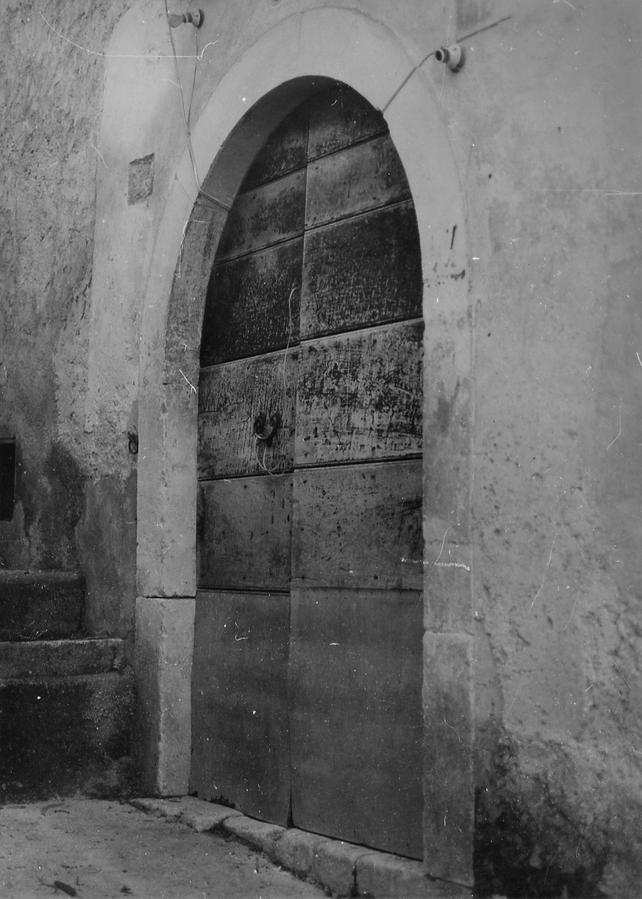 portale, opera isolata - bottega Italia centrale (sec. XIX)