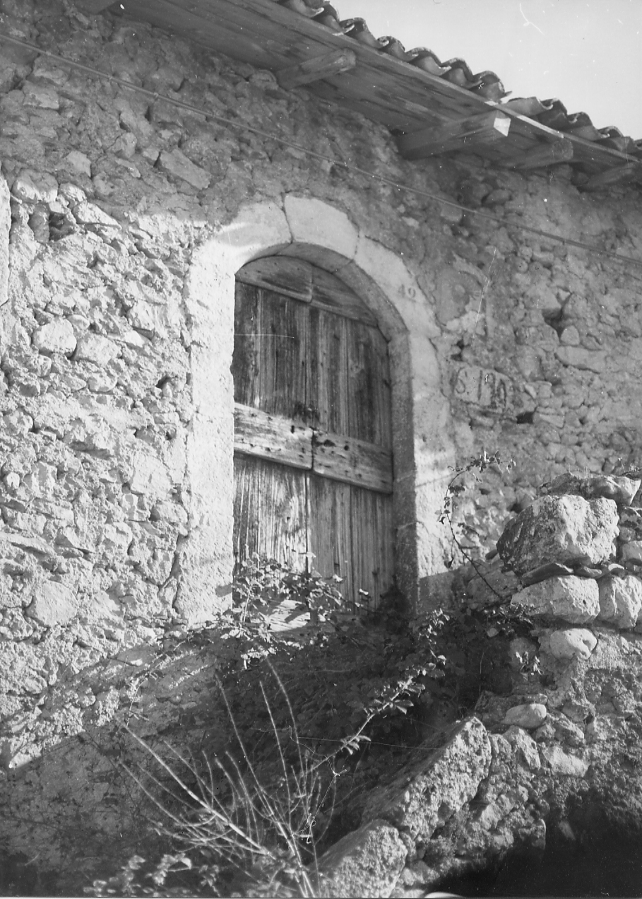 portale, opera isolata - bottega Italia centrale (sec. XVI)