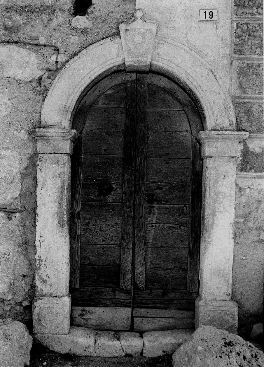 portale, opera isolata - bottega Italia centrale (fine sec. XIX)