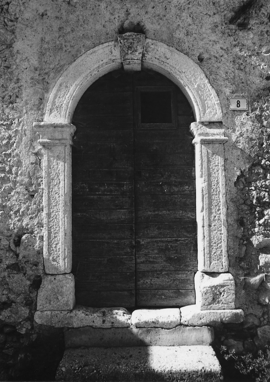 portale, opera isolata - bottega Italia centrale (fine sec. XIX)