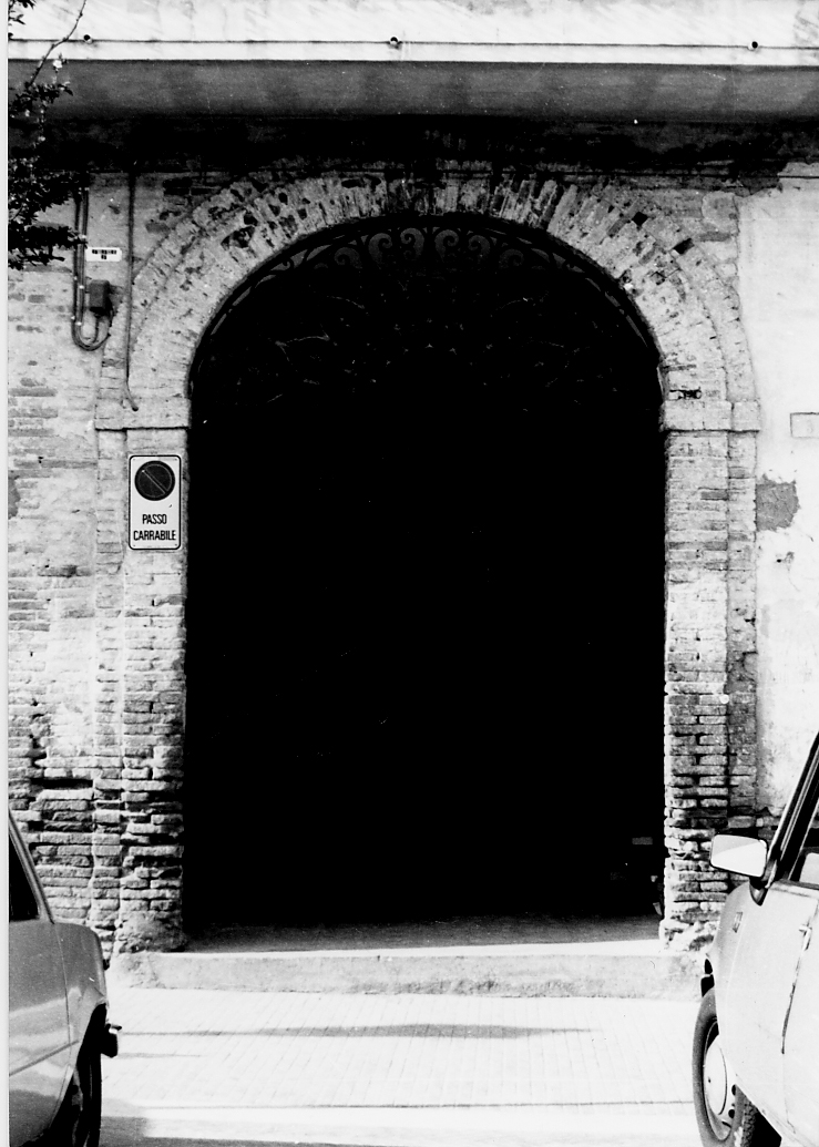 portale, elemento d'insieme - ambito abruzzese (sec. I)