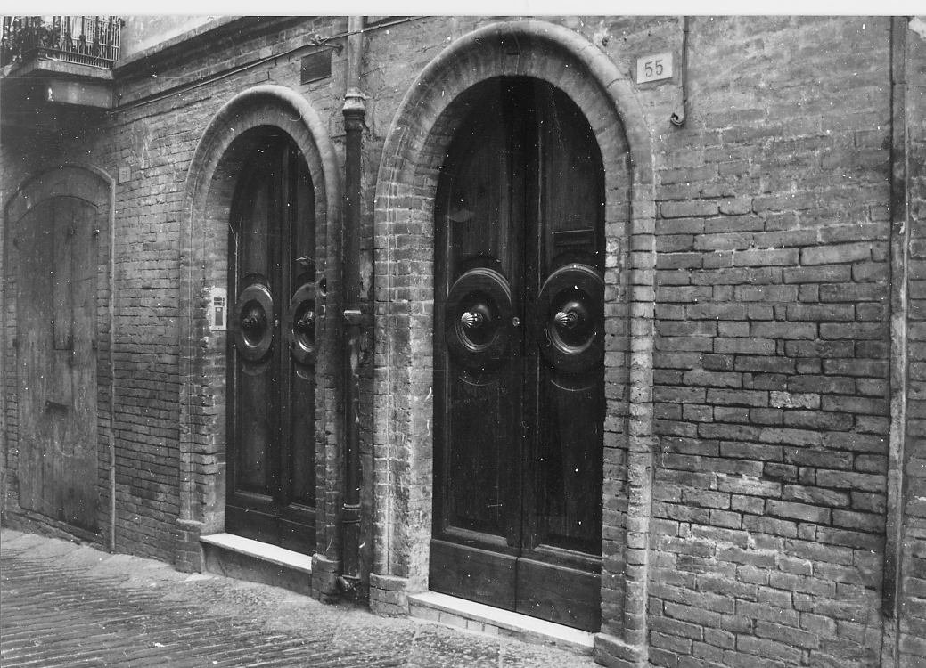 ELEMENTO DECORATIVO ARCHITETTONICO (portale, coppia) - ambito abruzzese (sec. I)