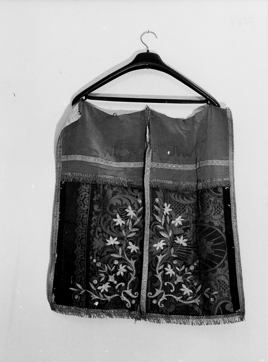 conopeo di tabernacolo - manifattura Italia centrale (sec. XVIII)