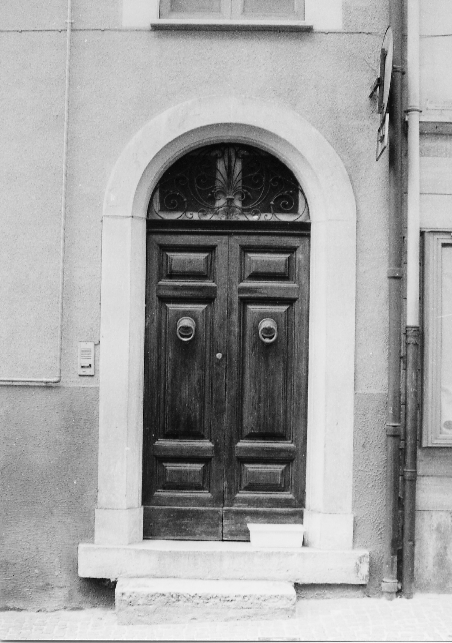 portale, elemento d'insieme - ambito abruzzese (sec. XX)