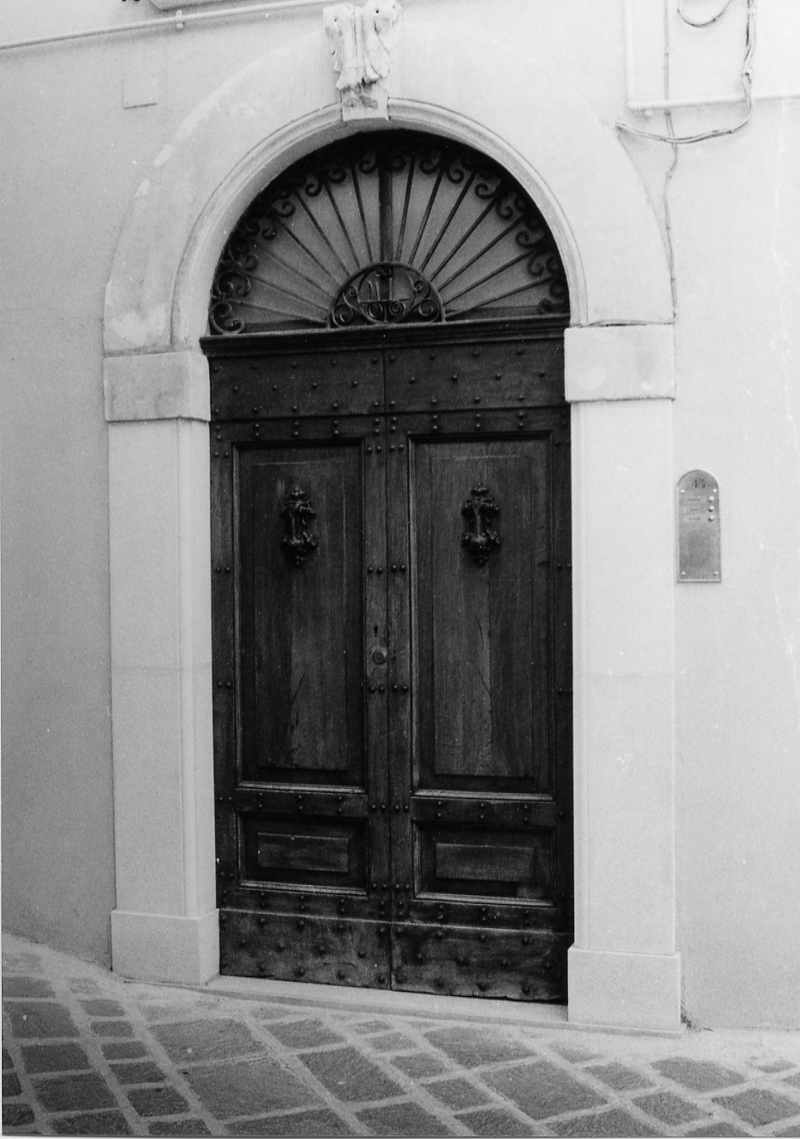 portale, elemento d'insieme - ambito abruzzese (sec. XX)