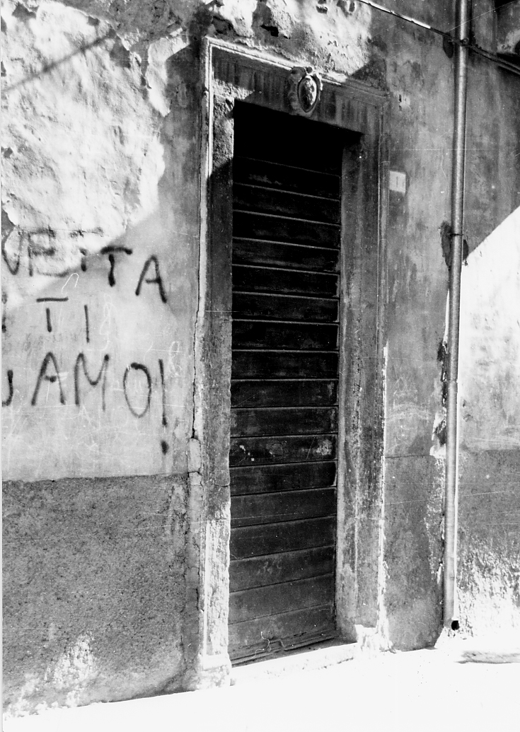 STEMMA (portale, elemento d'insieme) - ambito abruzzese (sec. I)