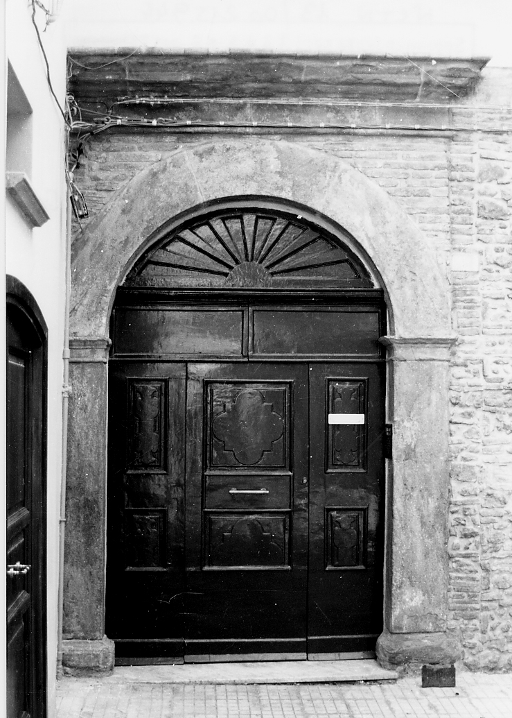 portale, elemento d'insieme - ambito abruzzese (sec. I)