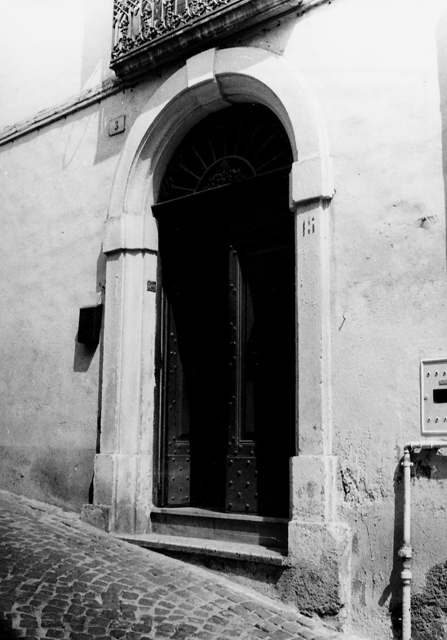 portale, elemento d'insieme - ambito abruzzese (sec. XX)