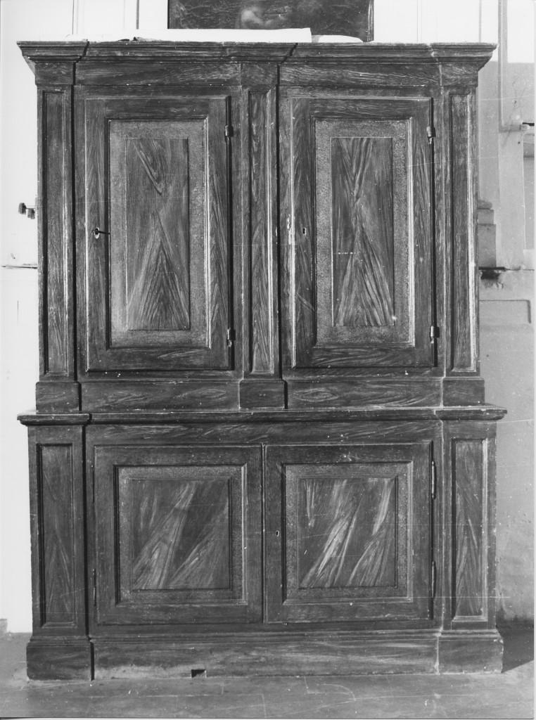 credenza a due corpi - ambito dell'Italia centrale (sec. XIX)