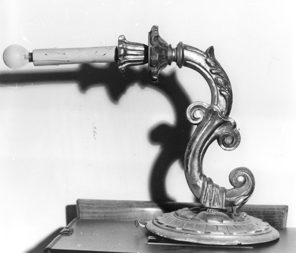 candeliere da parete, coppia - ambito abruzzese (sec. XIX)