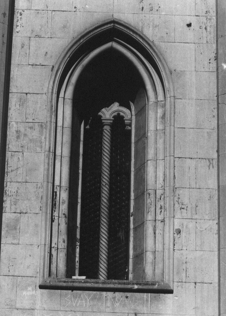 elementi decorativi architettonici (bifora, serie) - ambito abruzzese (sec. XX)