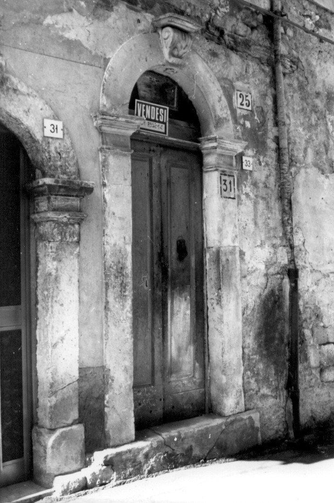 portale, elemento d'insieme - ambito Italia centrale (sec. XVIII)