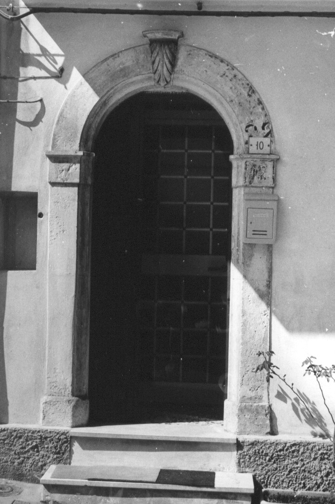 portale, elemento d'insieme - ambito Italia centrale (fine/inizio secc. XVIII/ XIX)
