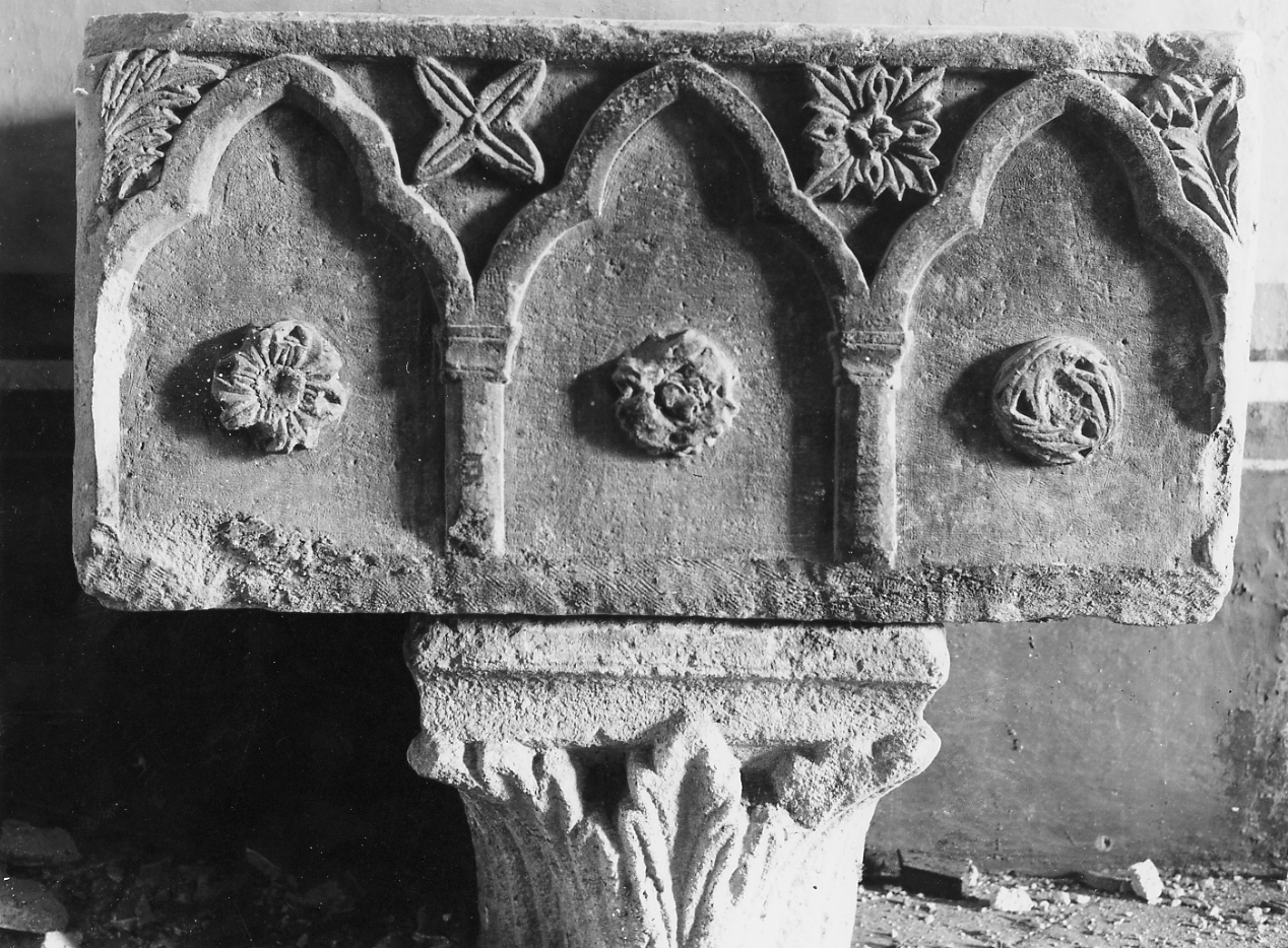 pluteo, frammento - produzione abruzzese (sec. XIV)