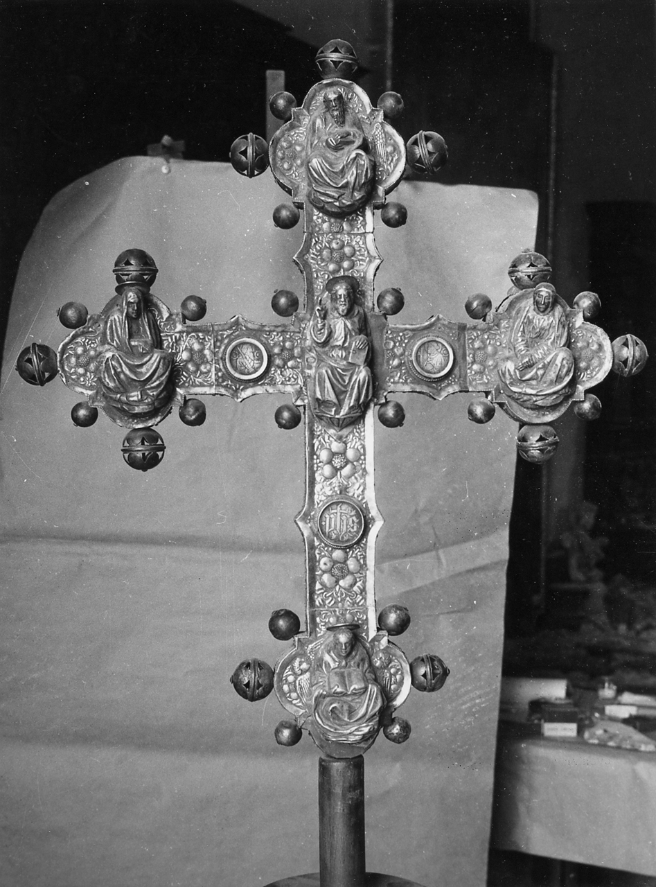 croce processionale - produzione di Sulmona (sec. XV)