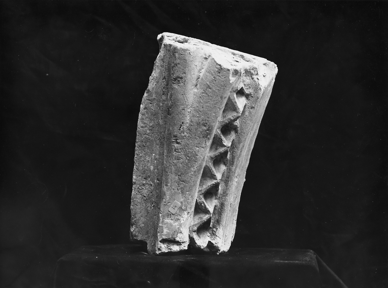 arco, frammento - ambito Italia centrale (secc. XV/ XVI)