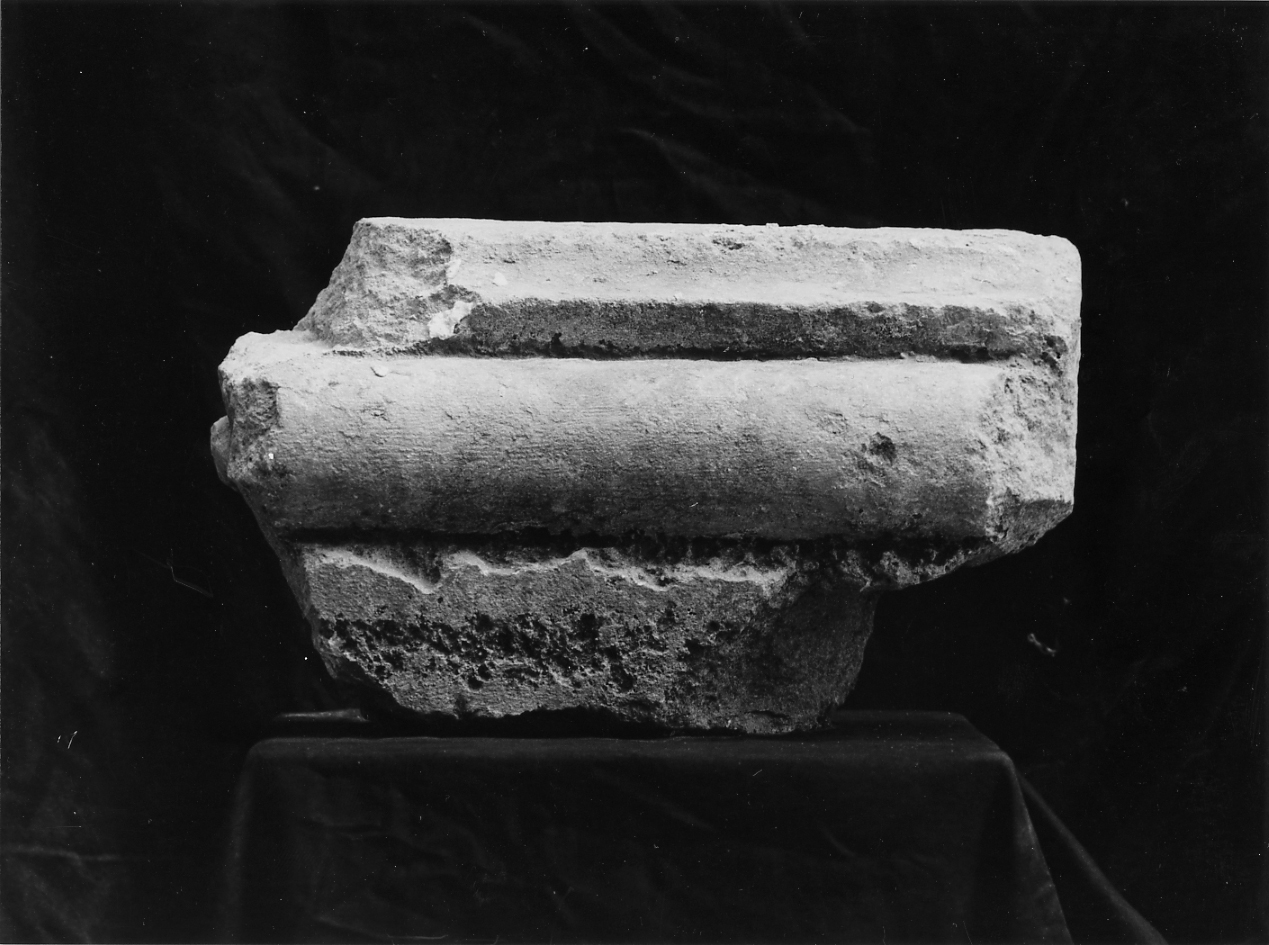 decorazione plastica, frammento - ambito Italia centrale (secc. XV/ XVI)