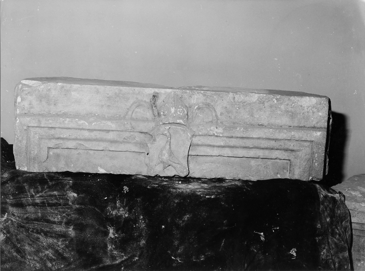 architrave - ambito Italia centrale (secc. XV/ XVI)