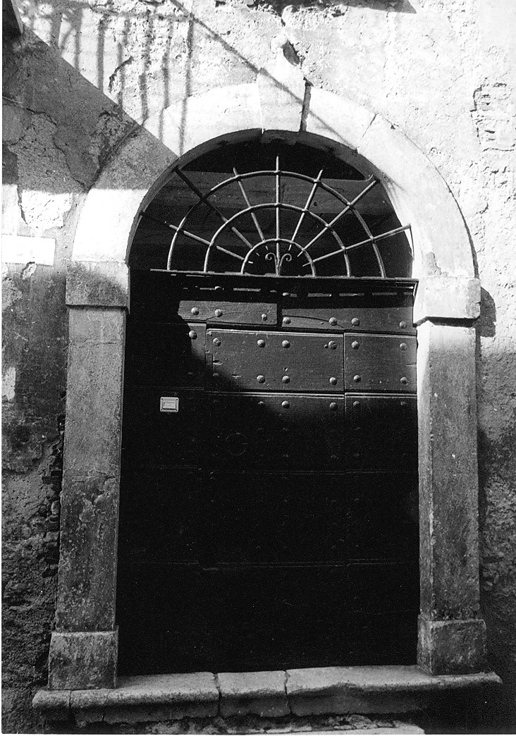 portale, opera isolata - bottega abruzzese (sec. I)