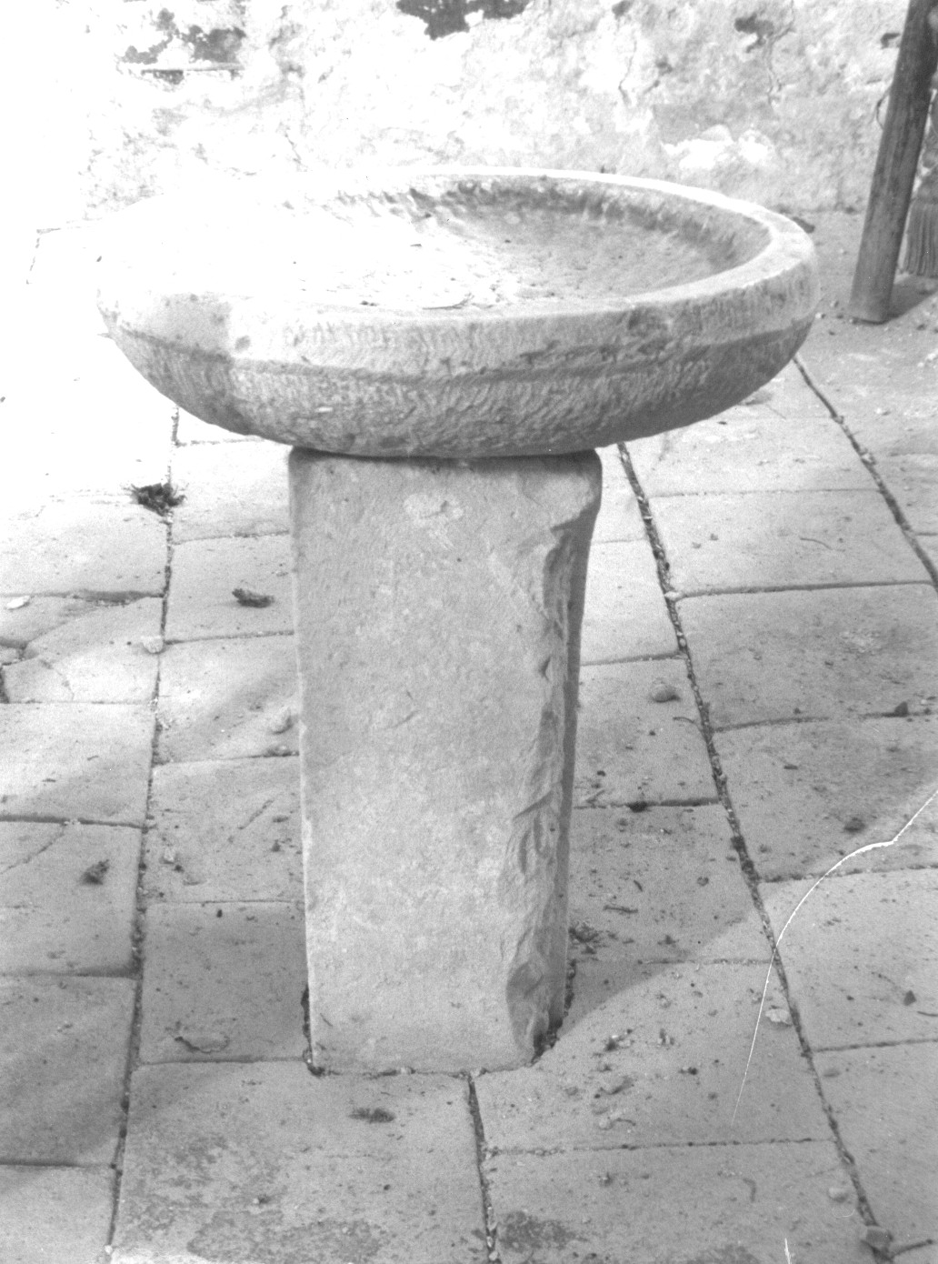 acquasantiera - ambito Italia centrale (sec. XV)