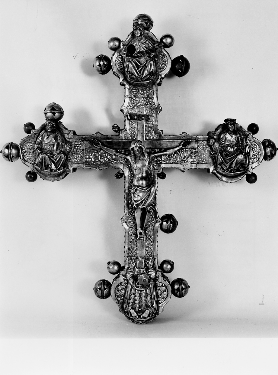 Cristo crocifisso con San Giovanni, San Marco, San Luca, Maria Maddalena (croce processionale) - ambito sulmonese (ultimo quarto sec. XV)
