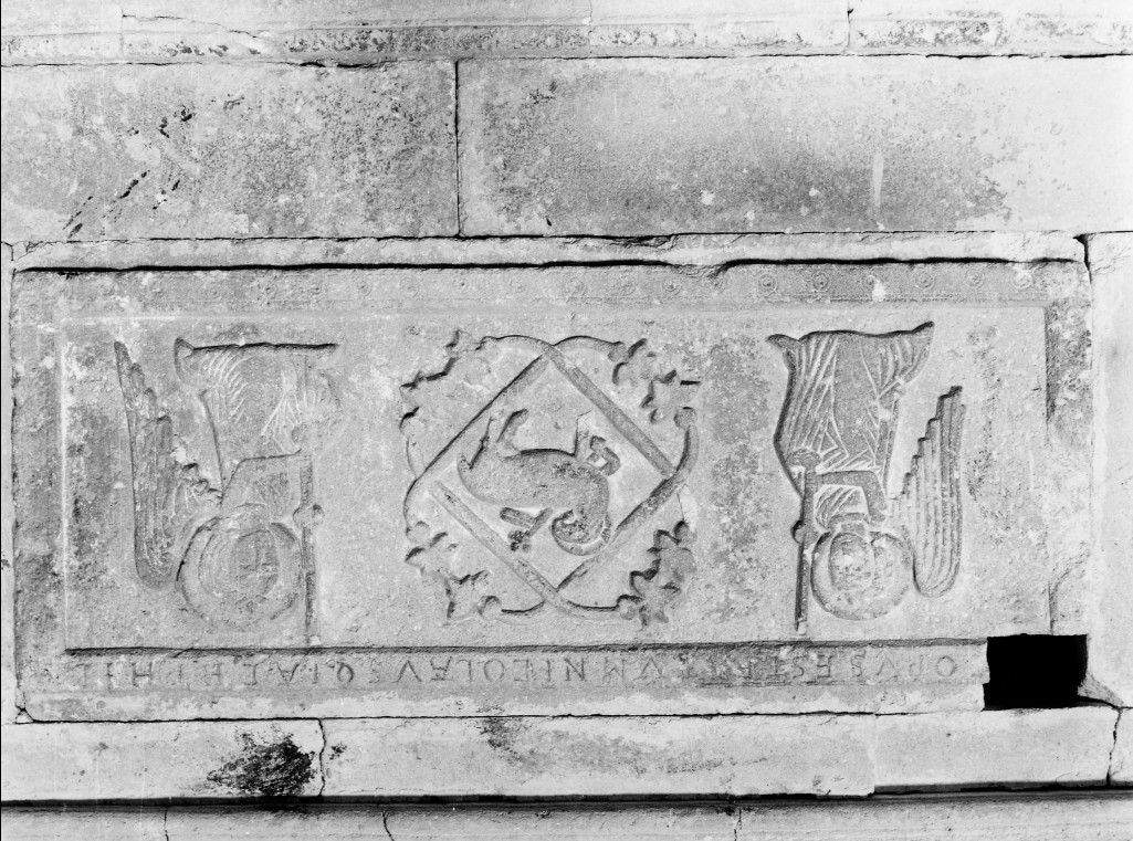 Agnus Dei tra angeli (rilievo) - ambito Italia centrale (sec. XIV)