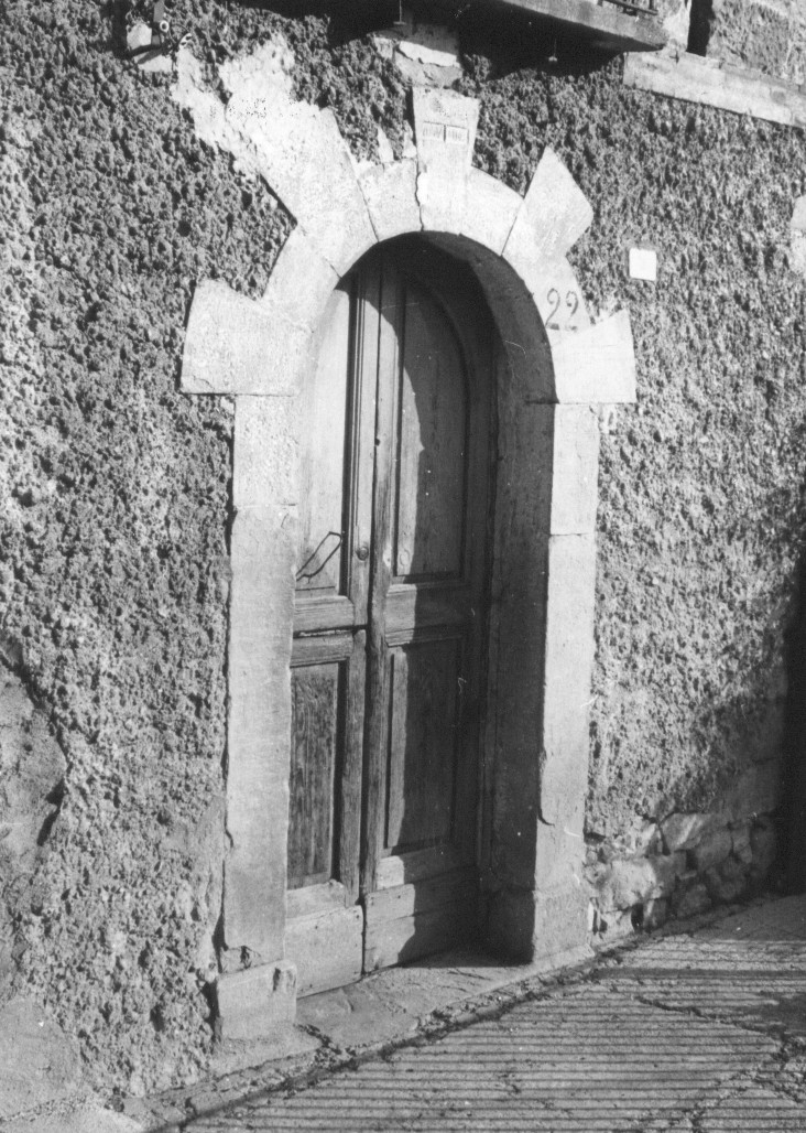 portale, elemento d'insieme - ambito Italia centrale (sec. XX)