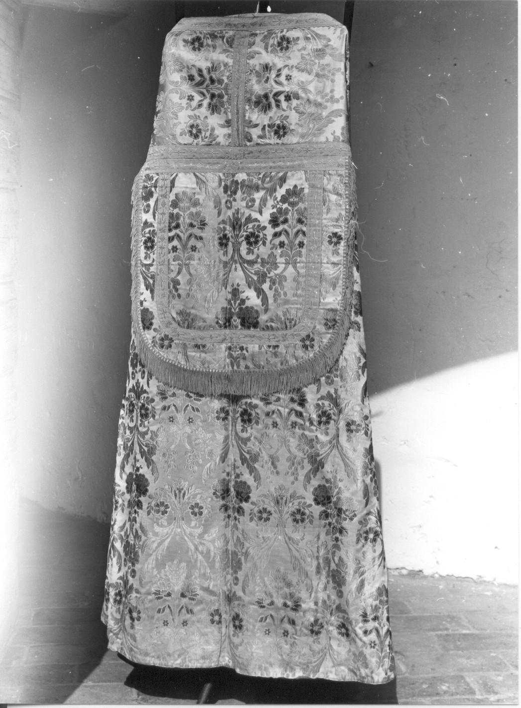 piviale - manifattura Italia centrale (sec. XX)