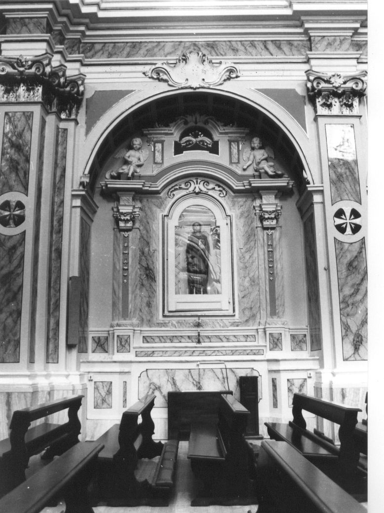 cornice architettonica con motivi decorativi e figure (decorazione plastica, serie) - bottega Italia centrale (sec. XVIII)