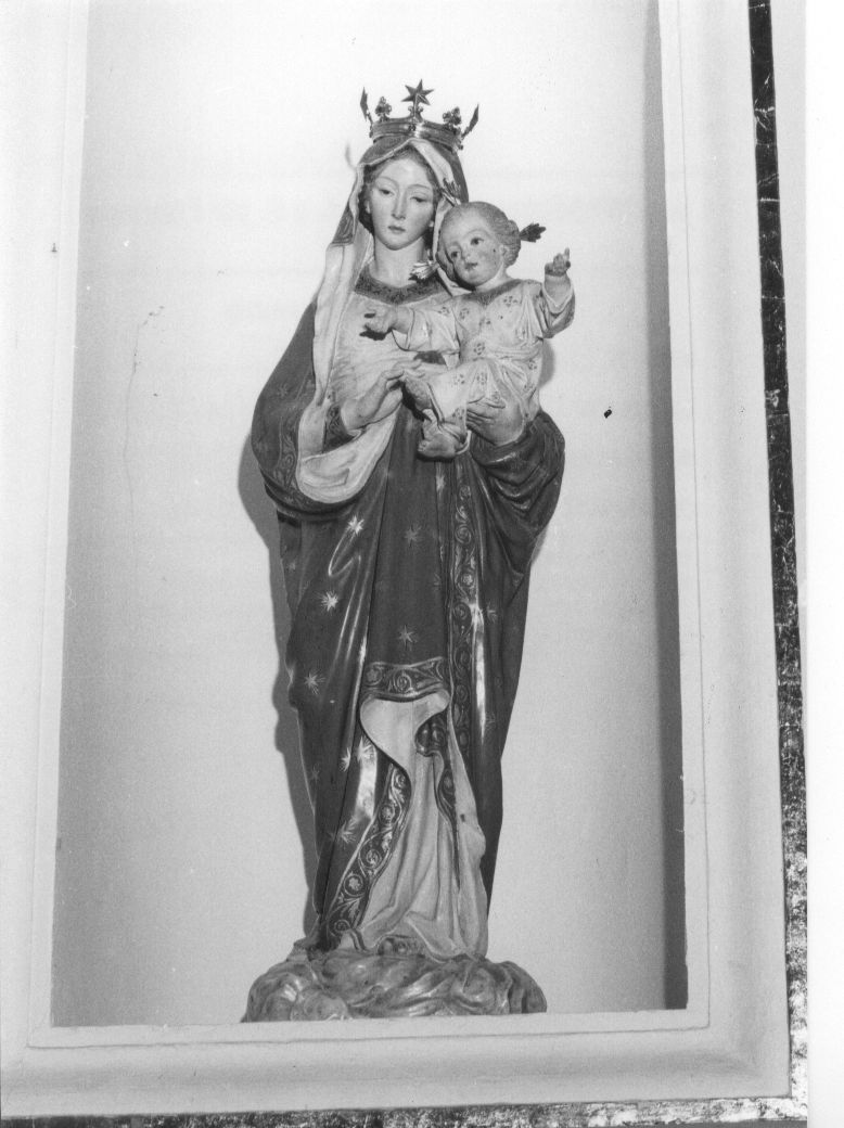 Madonna con Bambino (statua, opera isolata) - bottega Italia centrale (sec. XX)