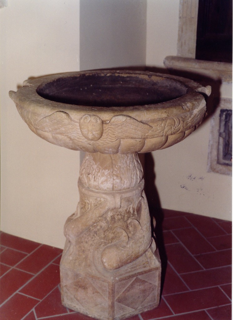 acquasantiera - a fusto - ambito Italia centrale (sec. XVI)