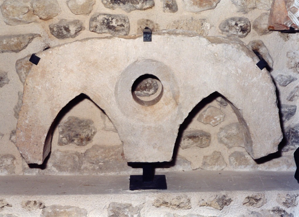 bifora, frammento - ambito Italia centrale (sec. XV)