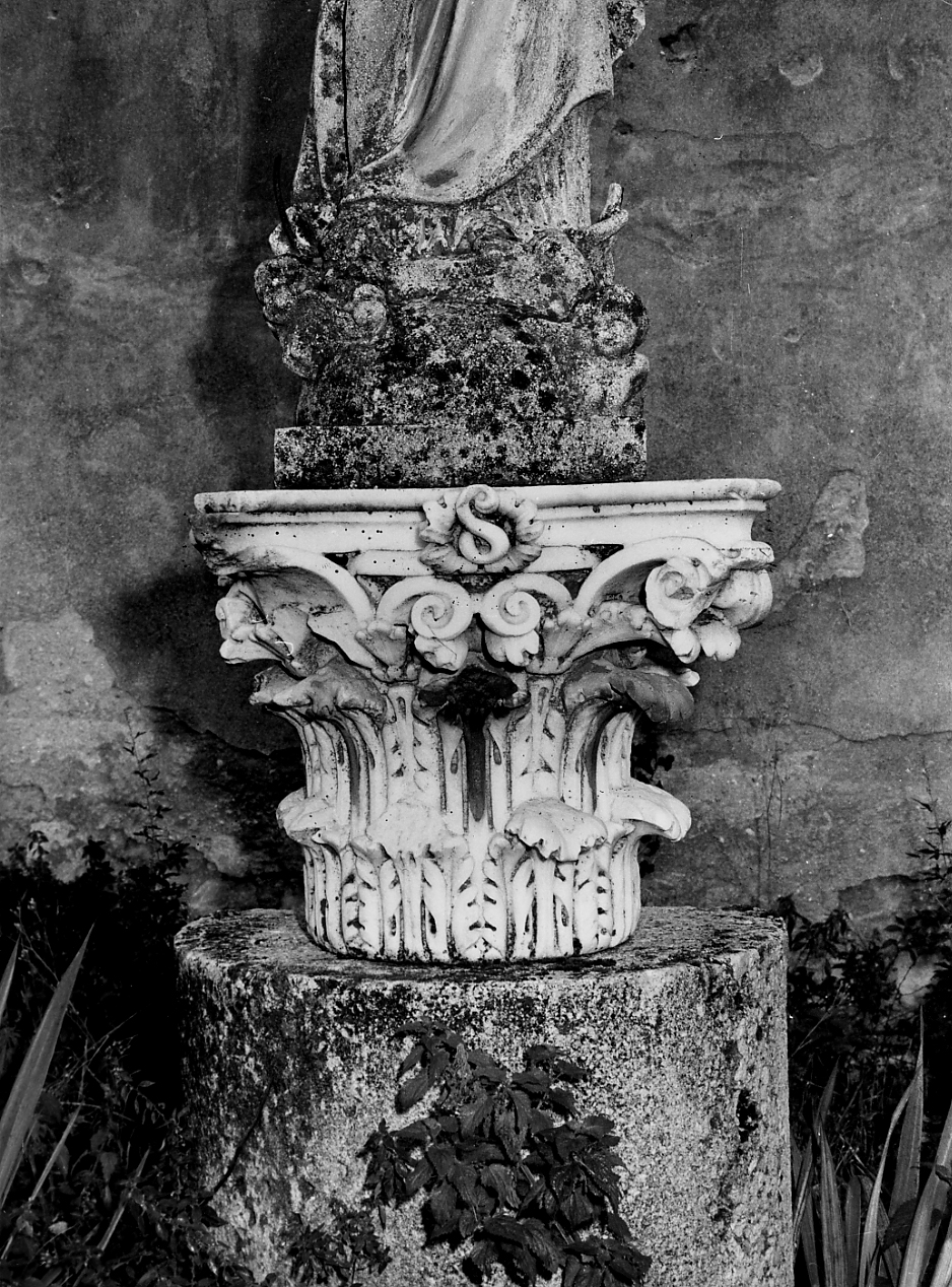 capitello, serie - bottega Italia centrale (sec. XVIII)